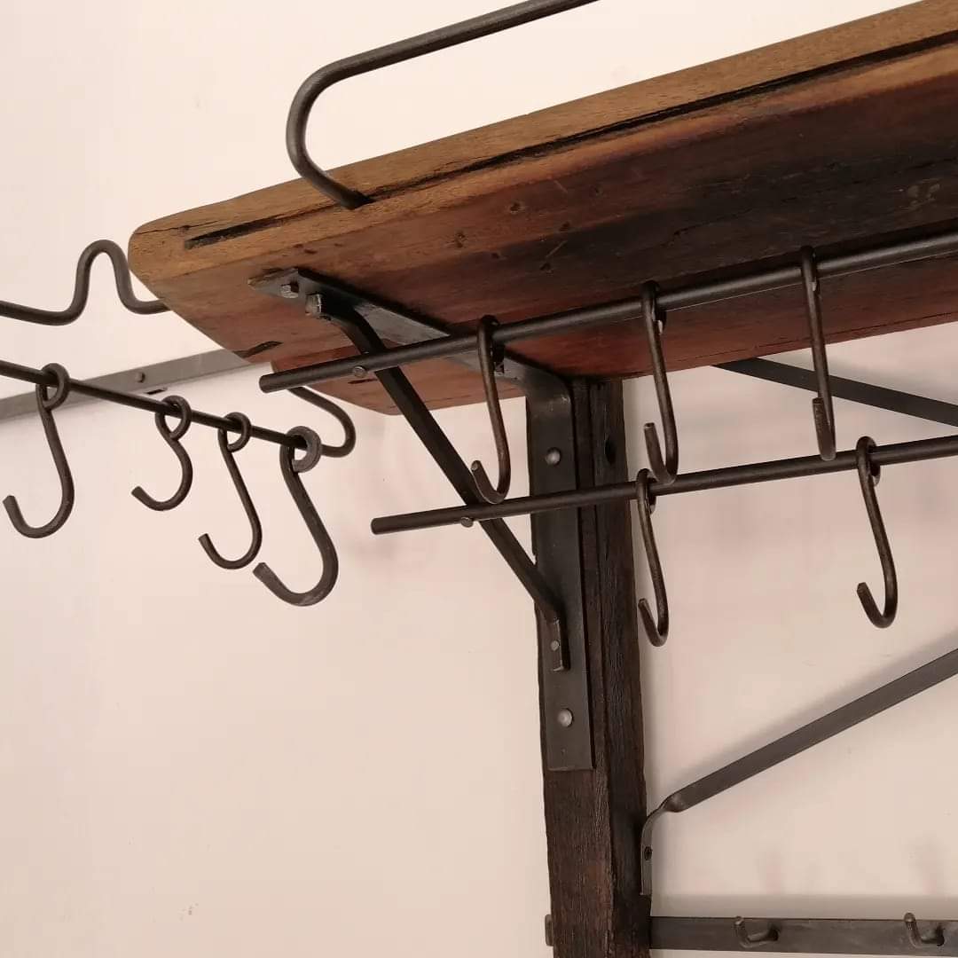 Ganchera de pared